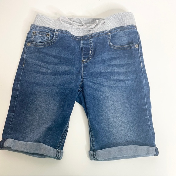 Girls Justice Pull On Stretch Denim Jean Shorts Elastic Waist Size 10 Light Wash - Picture 1 of 5
